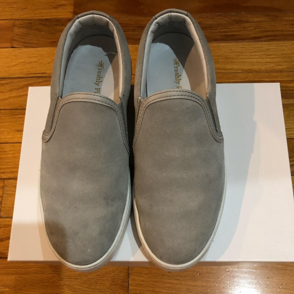 EUC Freshly Picked Slip Ons